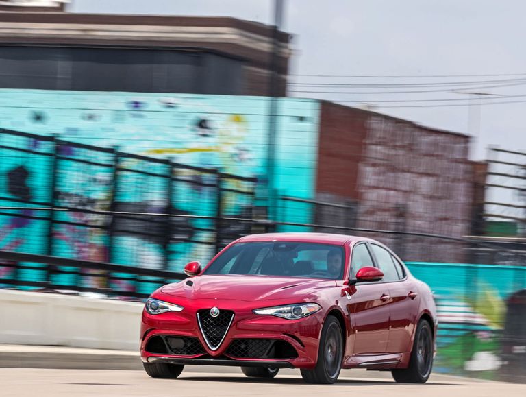 2019 Alfa Romeo Giulia Specs, Price, MPG & Reviews