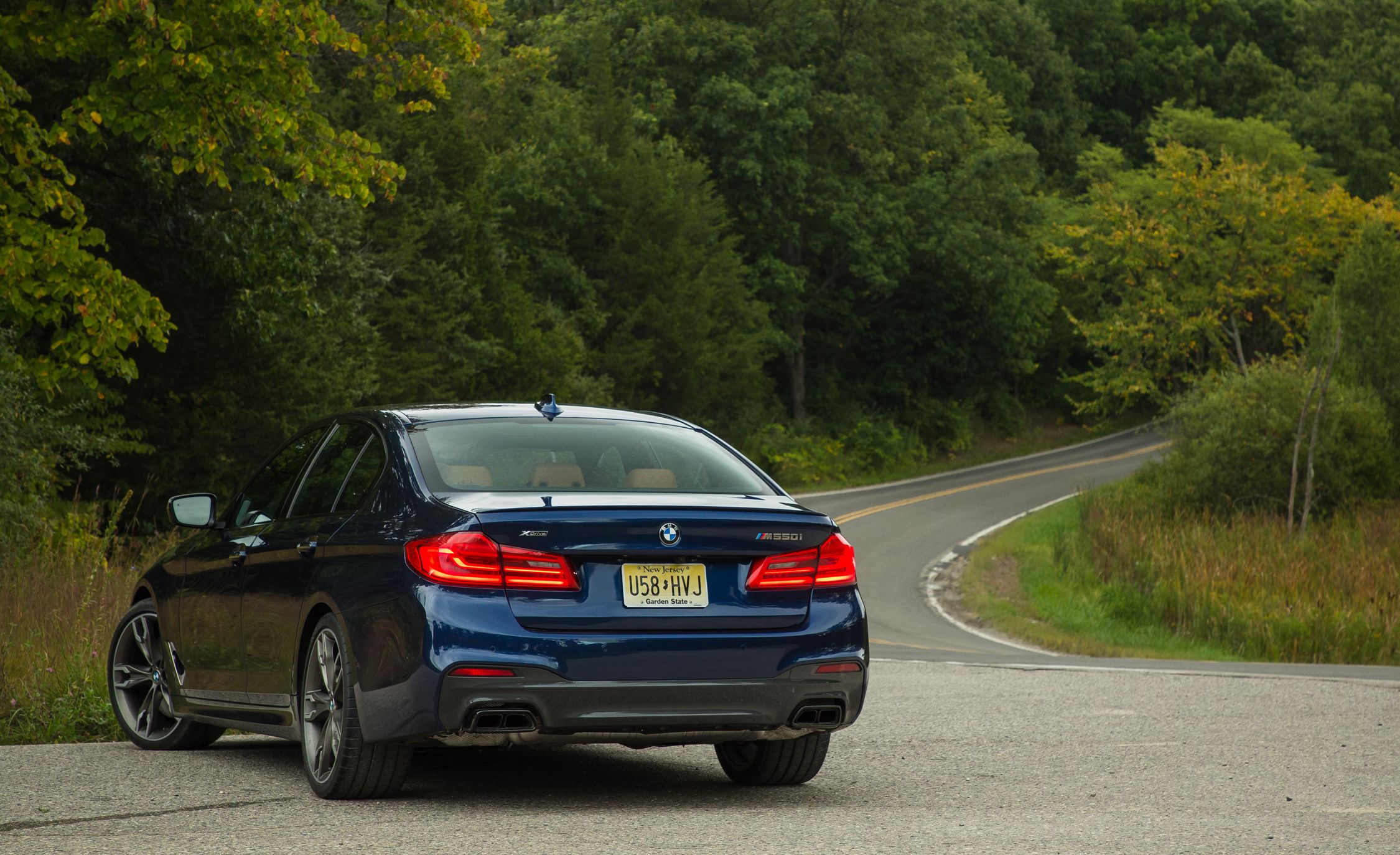 BMW 5 Series: Storage compartments in the cargo area BMW 5 Series: Storage compartments in the cargo area