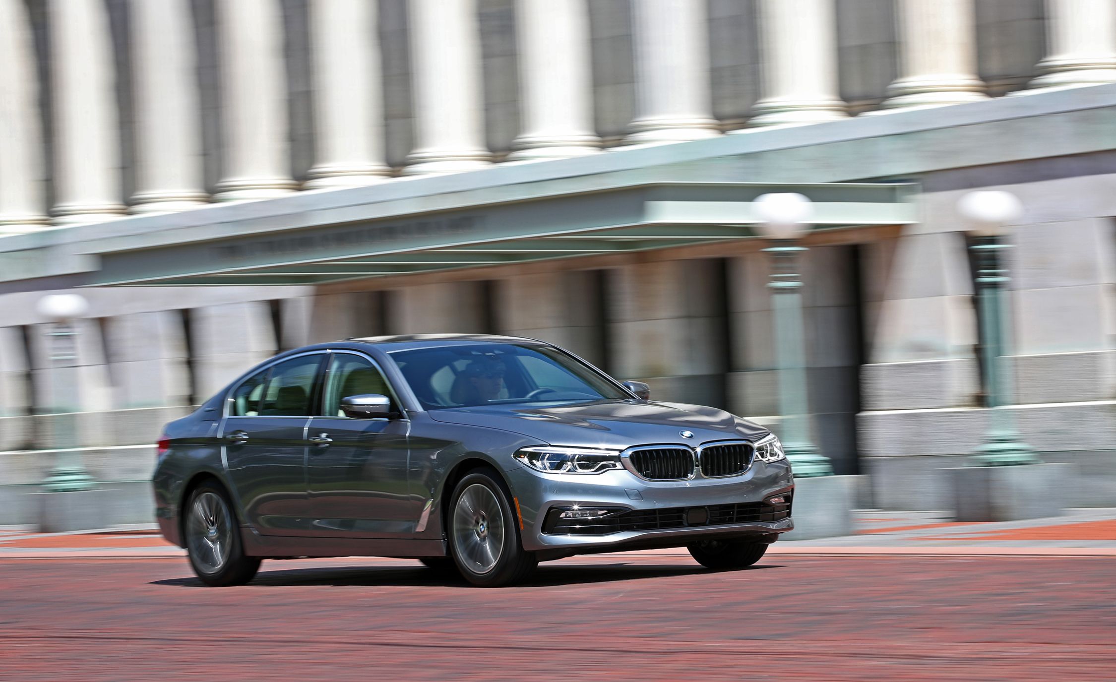 BMW 5 Series: Storage compartments in the cargo area BMW 5 Series: Storage compartments in the cargo area