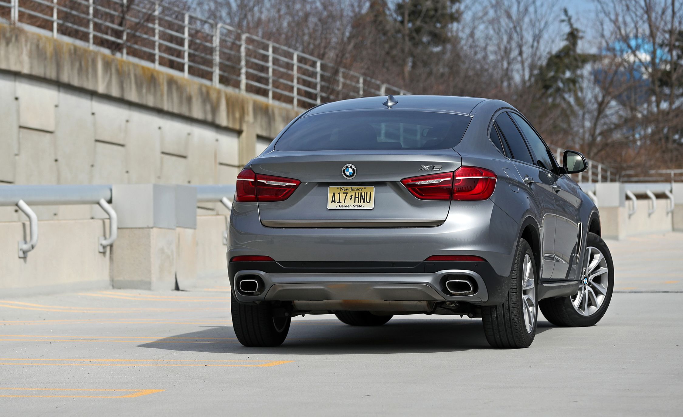 Bmw X6 Reviews Price Photos And Specs Car Driver