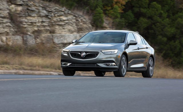 Trunk Ledge Kit | BUICK REGAL SPORTBACK 2018