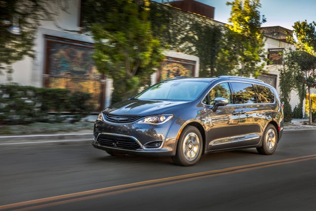 2017–2018 Chrysler Pacifica Hybrid Recalled over Risk of Fire