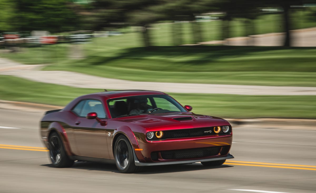 Tested: 2018 Dodge Challenger SRT Hellcat Widebody Manual