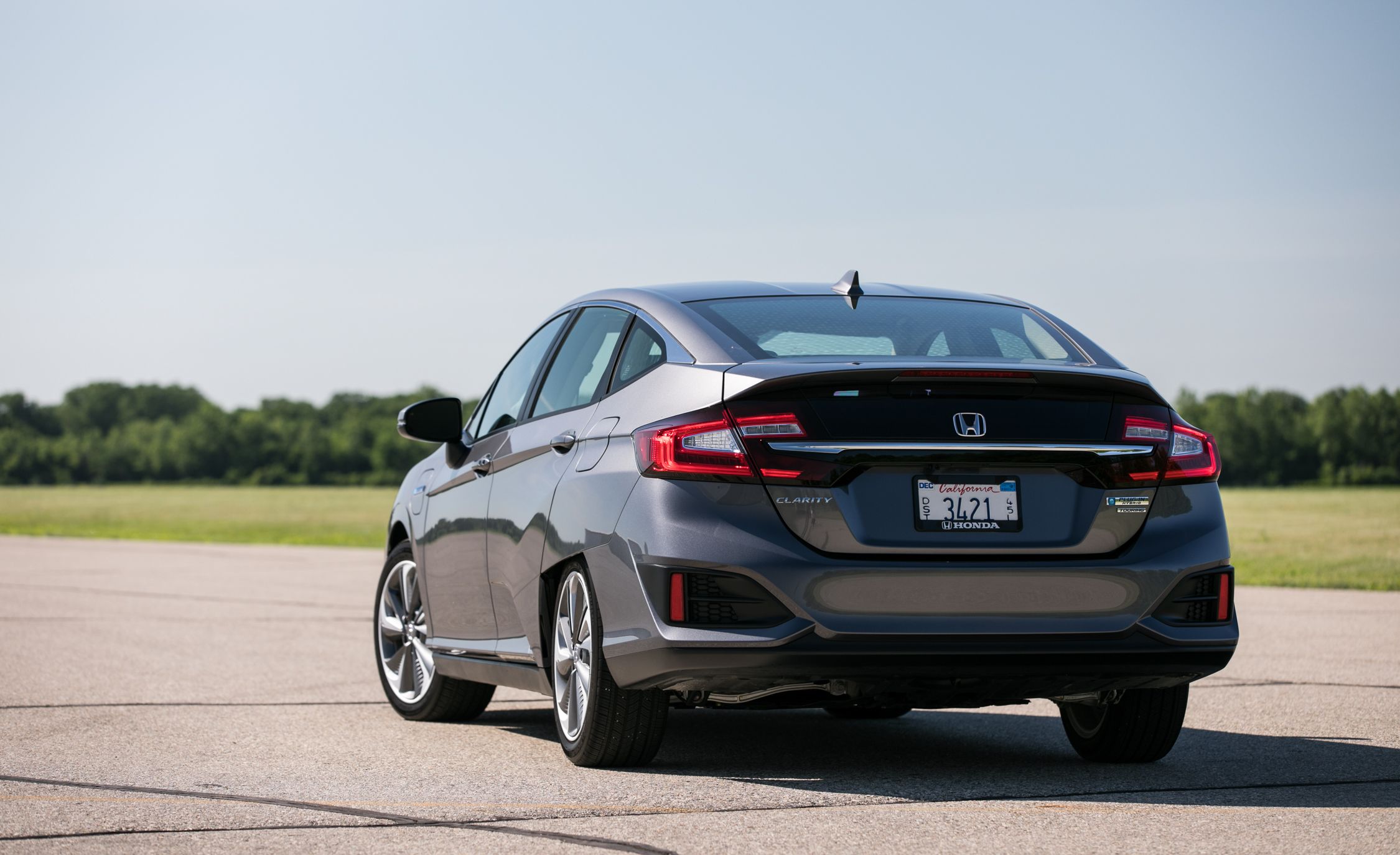 2019 Honda Clarity Reviews Price Photos And Specs 2019 Honda Clarity Reviews Price Photos And Specs Car Driver