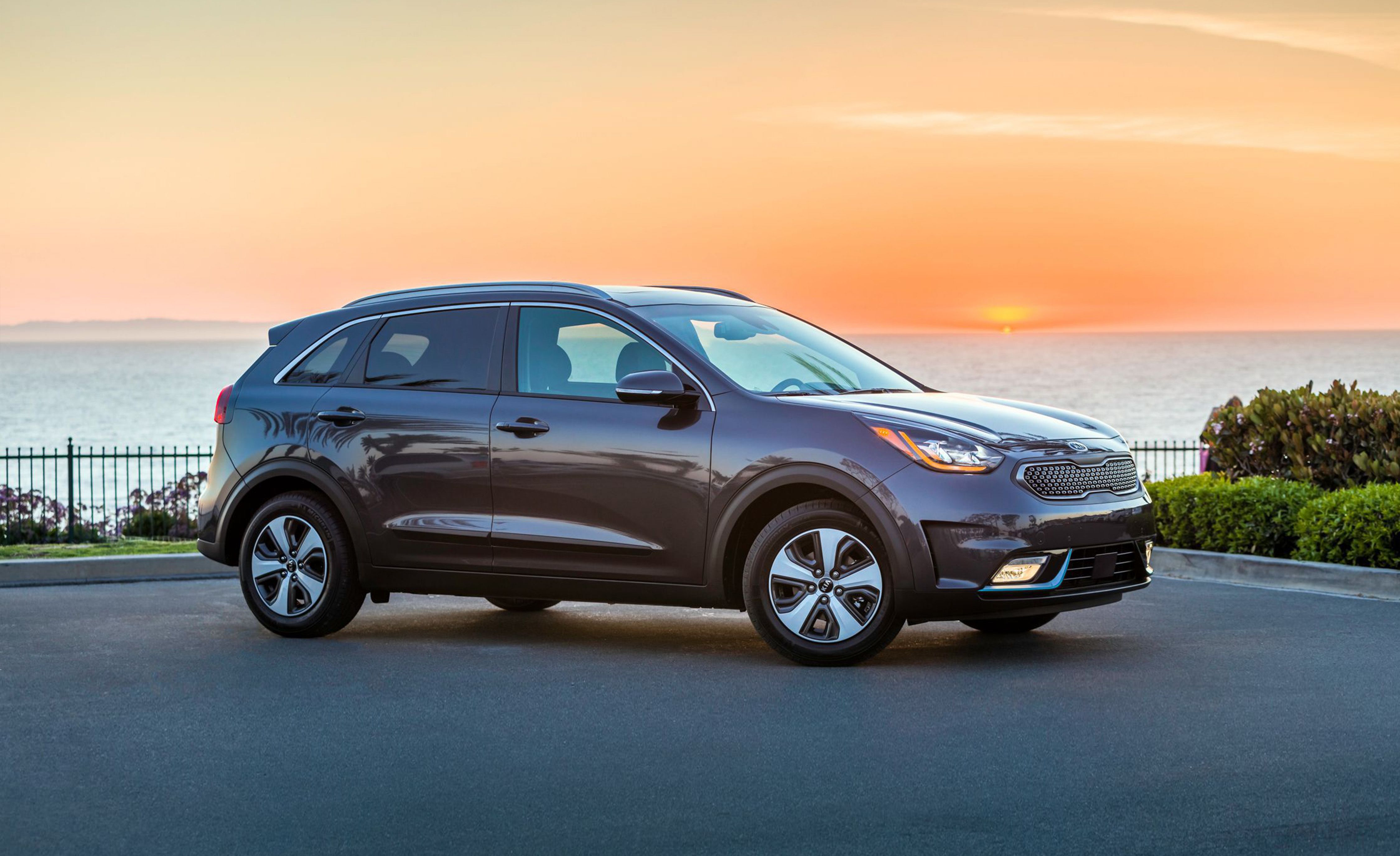 2019 Kia Niro Reviews Price Photos And Specs Car 2019 Kia Niro Reviews Price Photos And Specs Car Driver