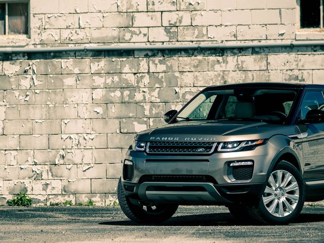 Stressvol vreemd cilinder 2018 Land Rover Range Rover Evoque Review, Pricing, and Specs