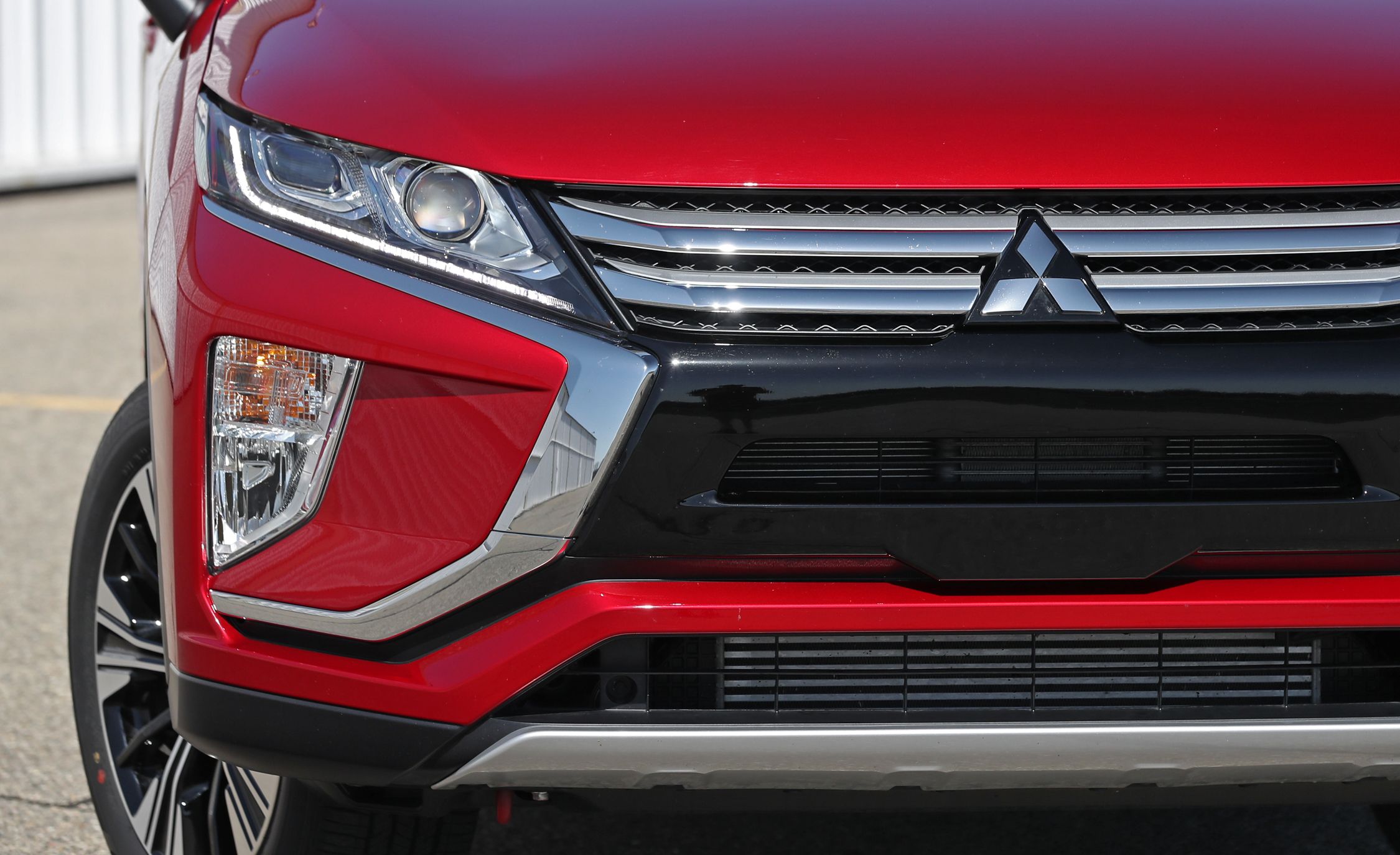 2019 Mitsubishi Eclipse Cross Reviews | Mitsubishi Eclipse Cross Price, Photos, and Specs | Car and Driver