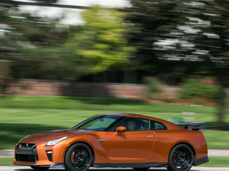 2018 Nissan GT-R Review, Pricing, and Specs