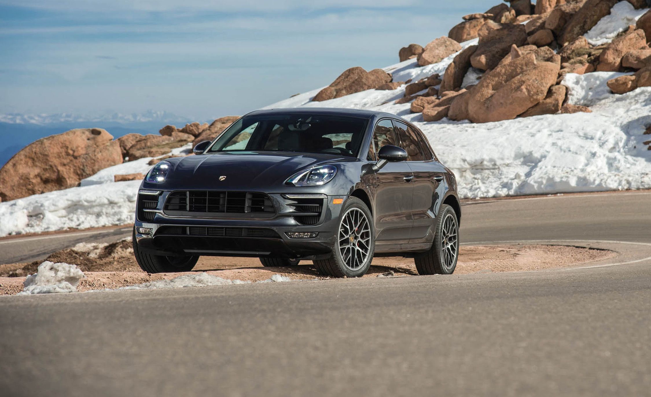 Gallery 2018 Porsche Macan GTS interior