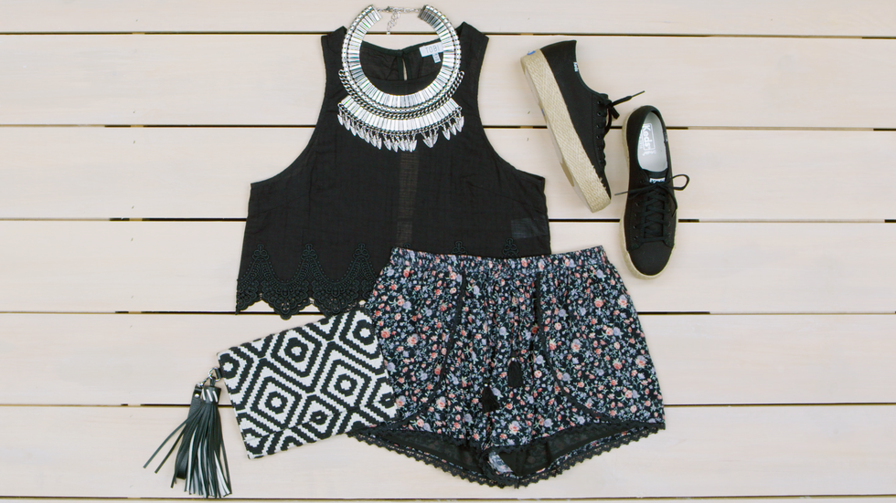 Cute outfits with a black shirt cheap