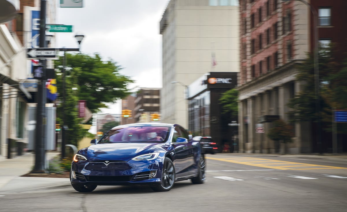 www.caranddriver.com