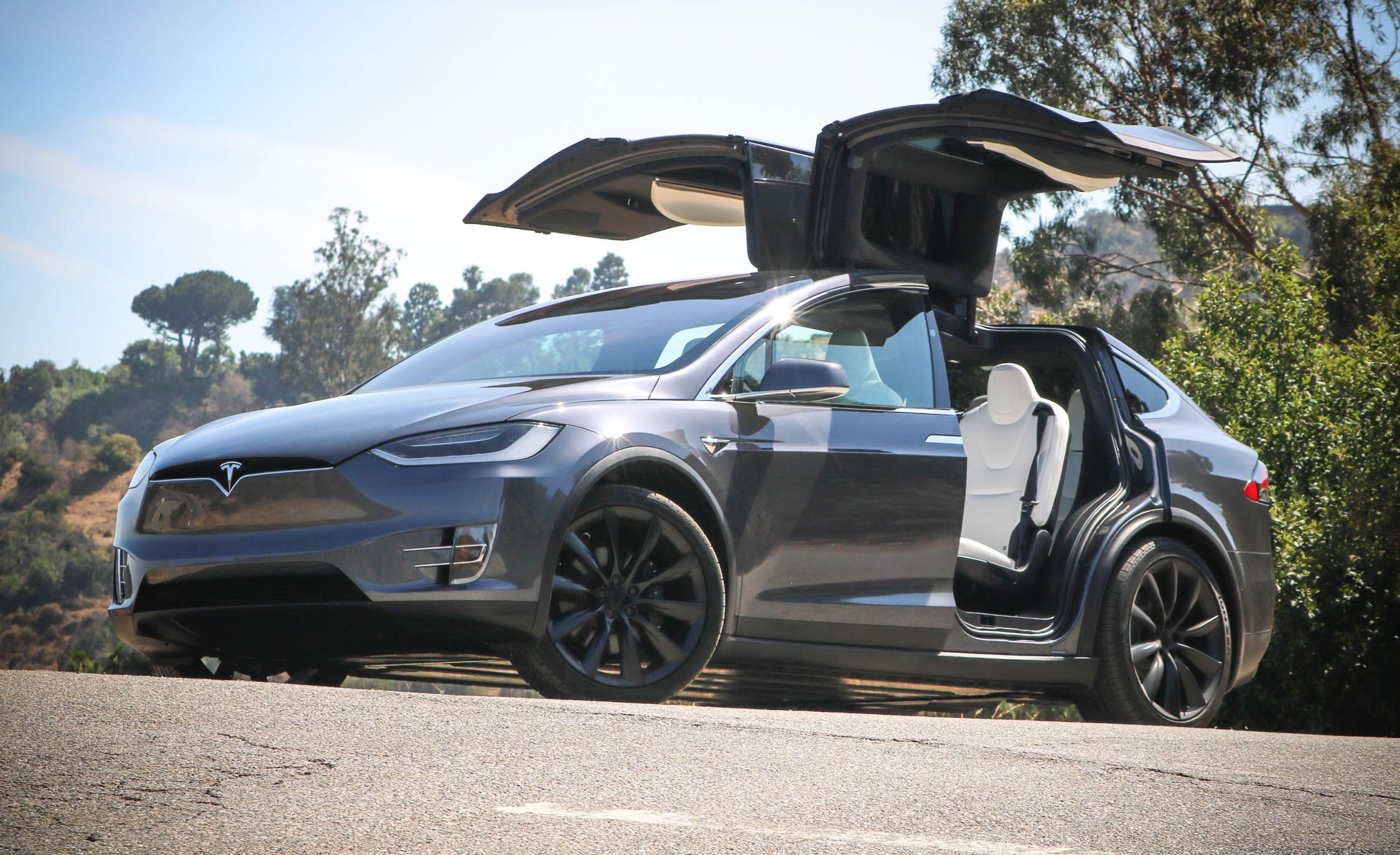 Tesla Model X SUV Isn't Ludicrous but It Is Likable