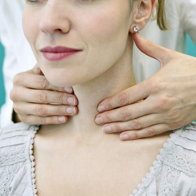 Thyroid palpation, woman