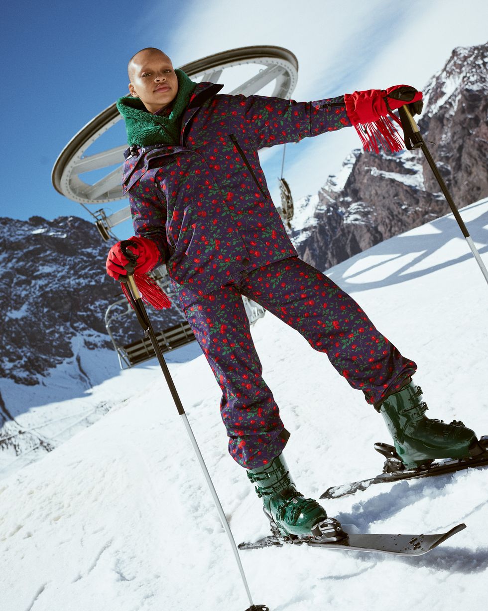 Skier, Snow, Ski, Winter, Skiing, Ski Equipment, Recreation, Winter sport, Ski mountaineering, Fun, 