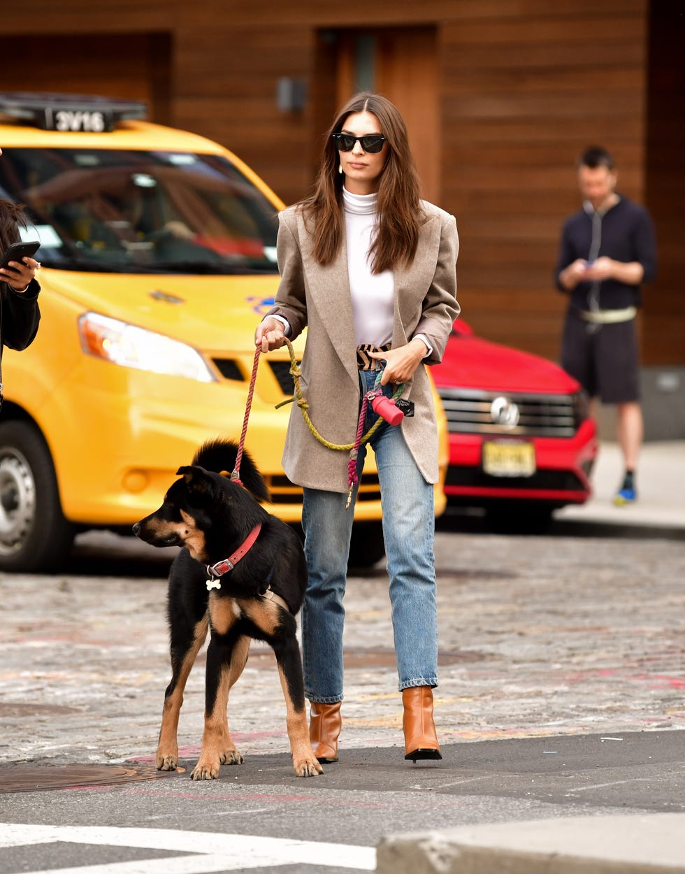 Emily Ratajkowski Brings Workplace Chic to Her Off-Duty Outfits at