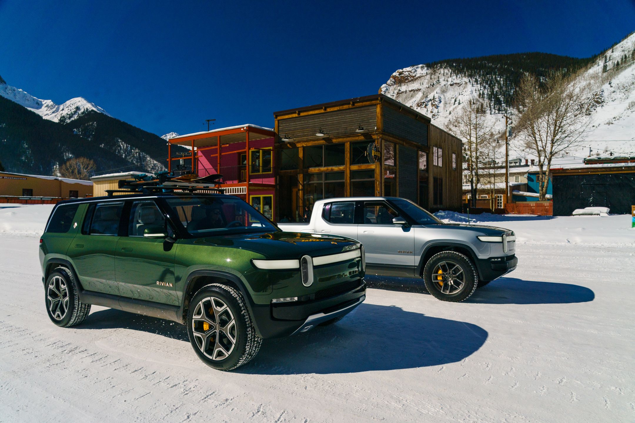 Rivian home deals charging station