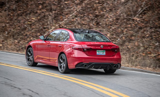 2019 BMW 3-Series vs. 2019 Alfa Romeo Giulia