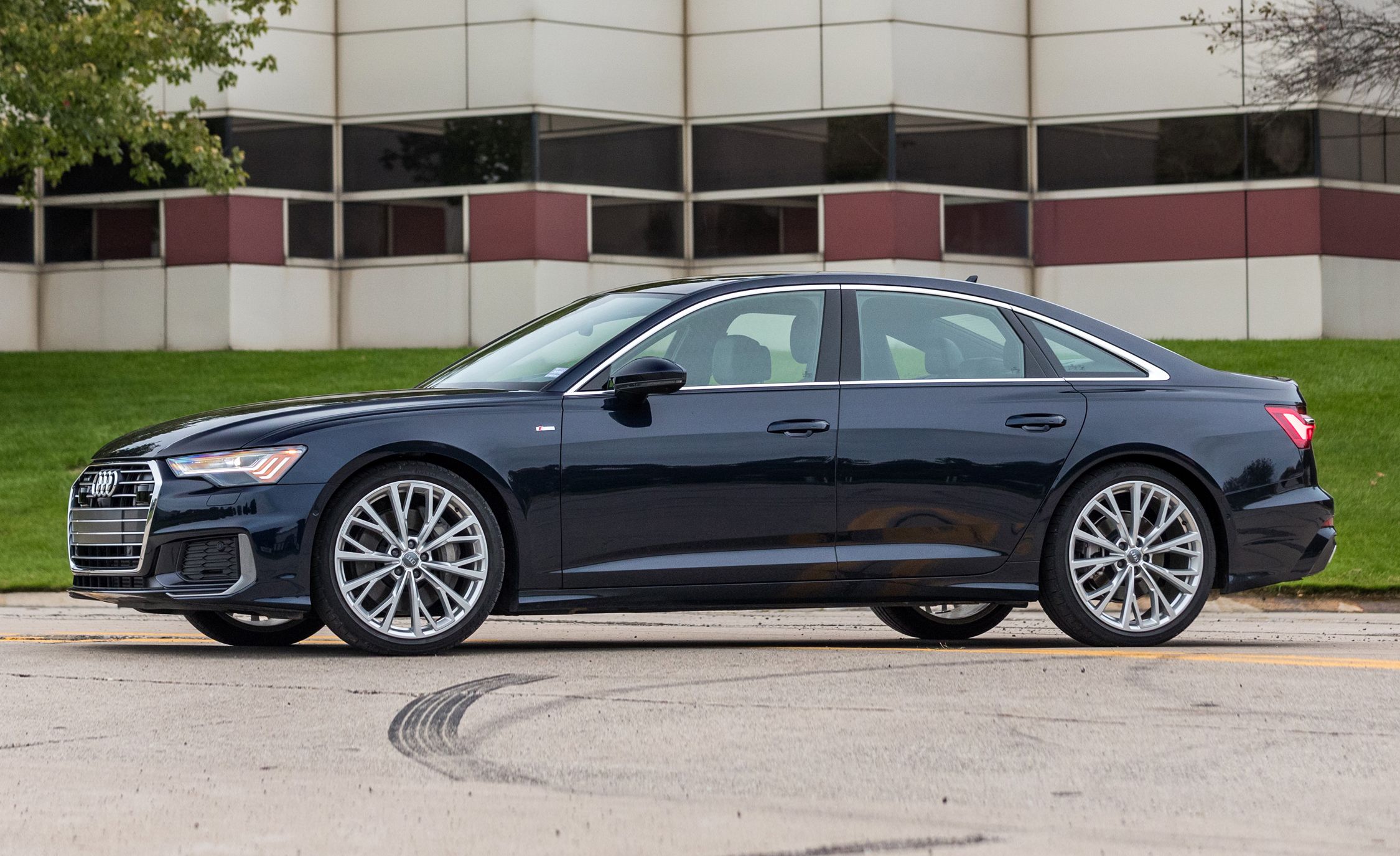 Review of 2020 Audi A6 Black Edition 