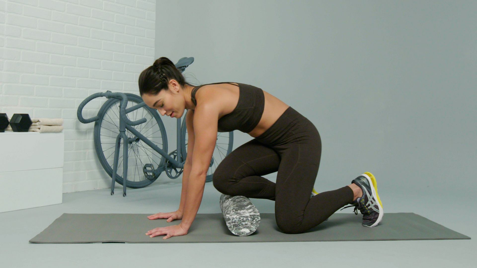how to use a foam roller, shins