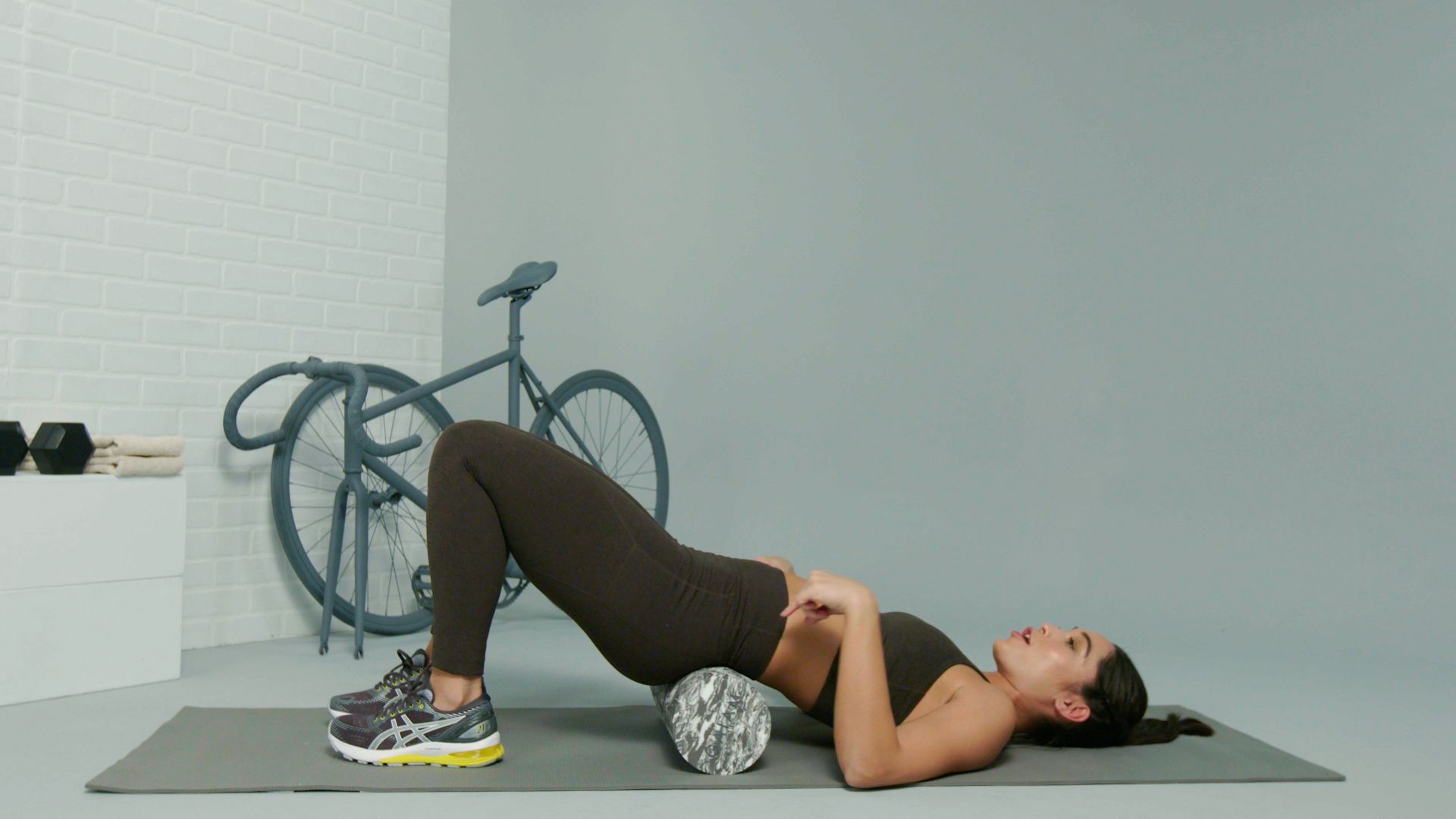 how to use a foam roller, lower back