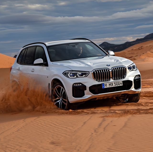 Land vehicle, Vehicle, Car, Natural environment, Luxury vehicle, Automotive design, Bmw, Regularity rally, Personal luxury car, Alloy wheel, 