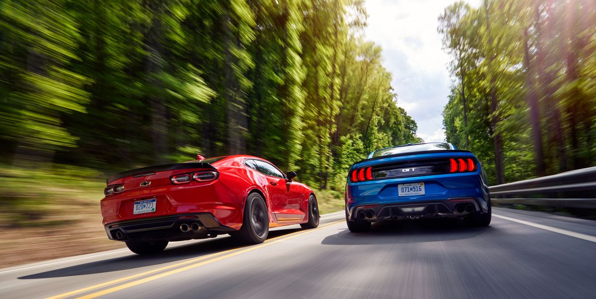 View Photos of the 2019 Camaro SS 1LE and 2019 Mustang GT Performance Pack  Level 2
