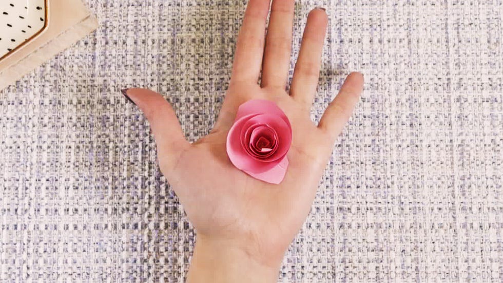 Finger, Nail, Hand, Pink, Skin, Manicure, Nail care, Nail polish, Cosmetics, Material property, 
