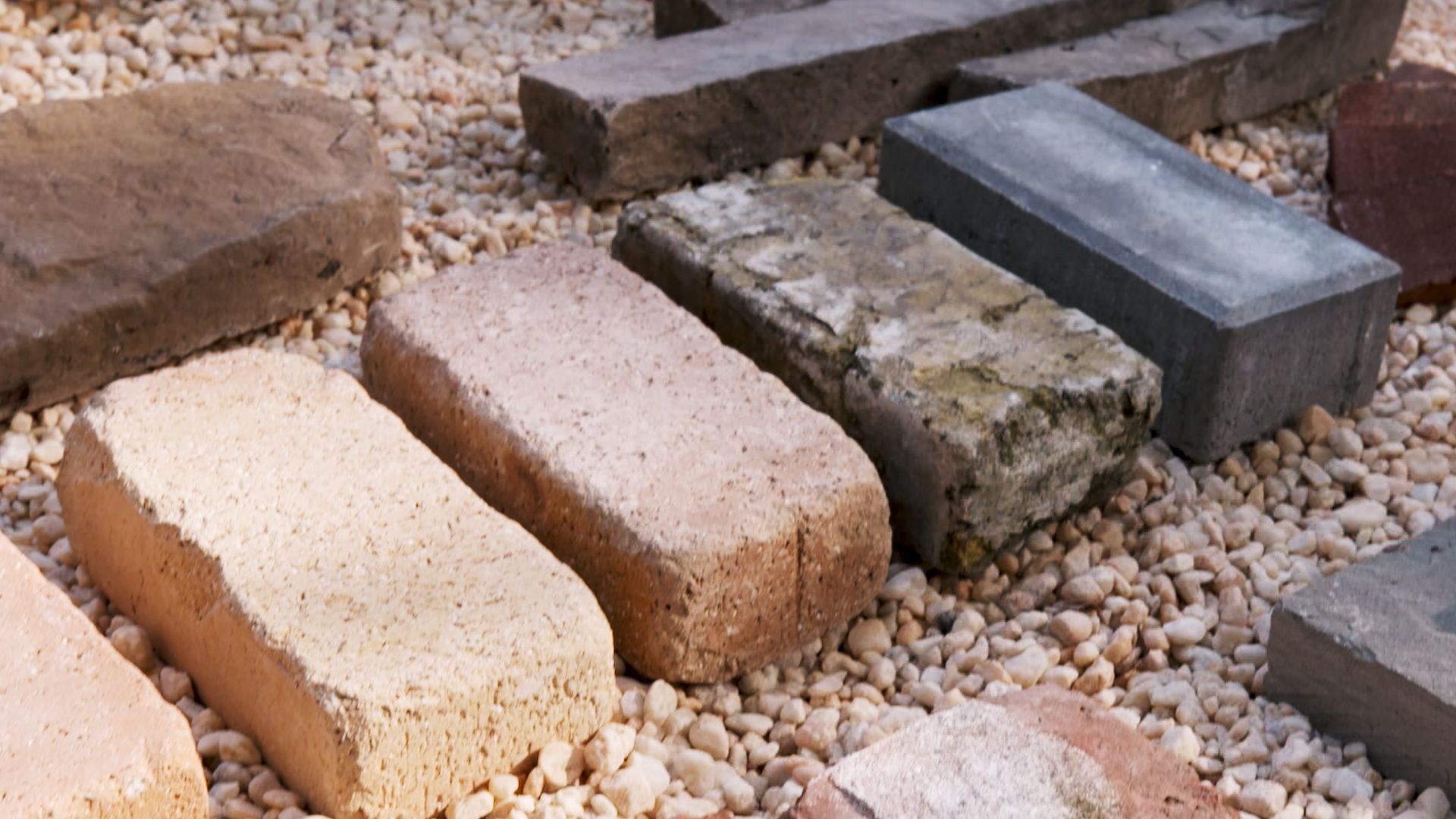 Best Walkway Materials - Cobblestone Vs Brick Vs Pavers Vs Gravel