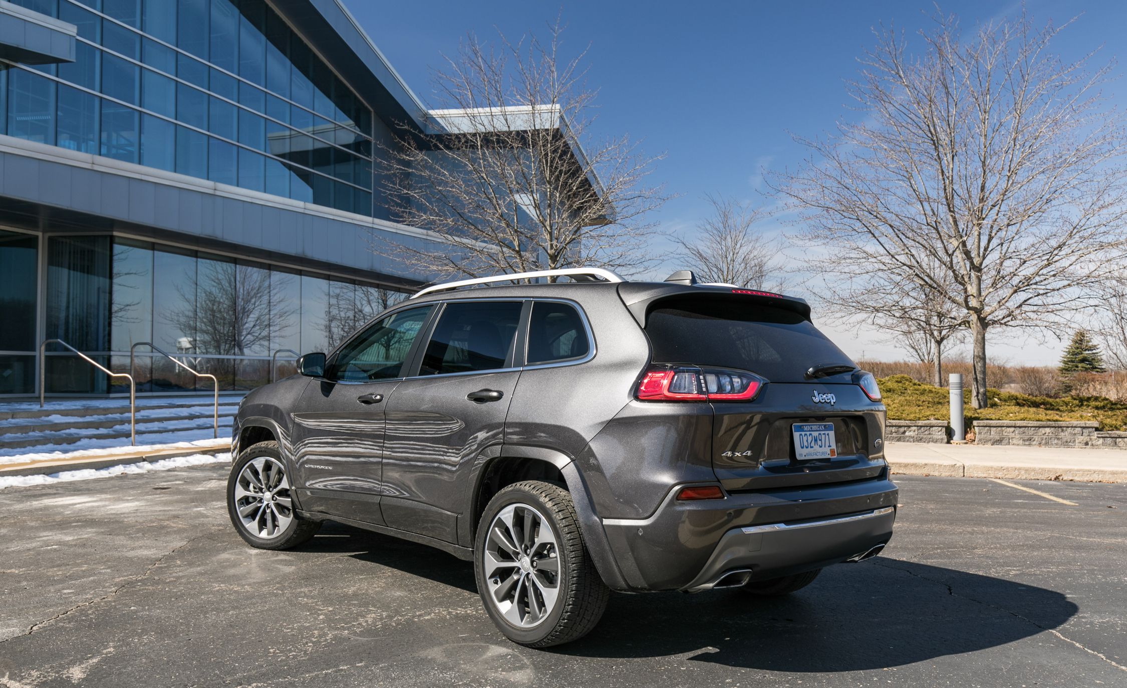 2019-Jeep-Cherokee-|-Cargo-Space-and-Storage-Review-|-Car-...