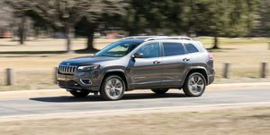Land vehicle, Vehicle, Car, Compact sport utility vehicle, Motor vehicle, Sport utility vehicle, Automotive design, Automotive tire, Jeep, Crossover suv, 