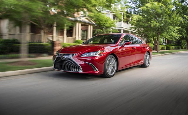 2019 Lexus ES First Drive: Elegance Greets Athleticism