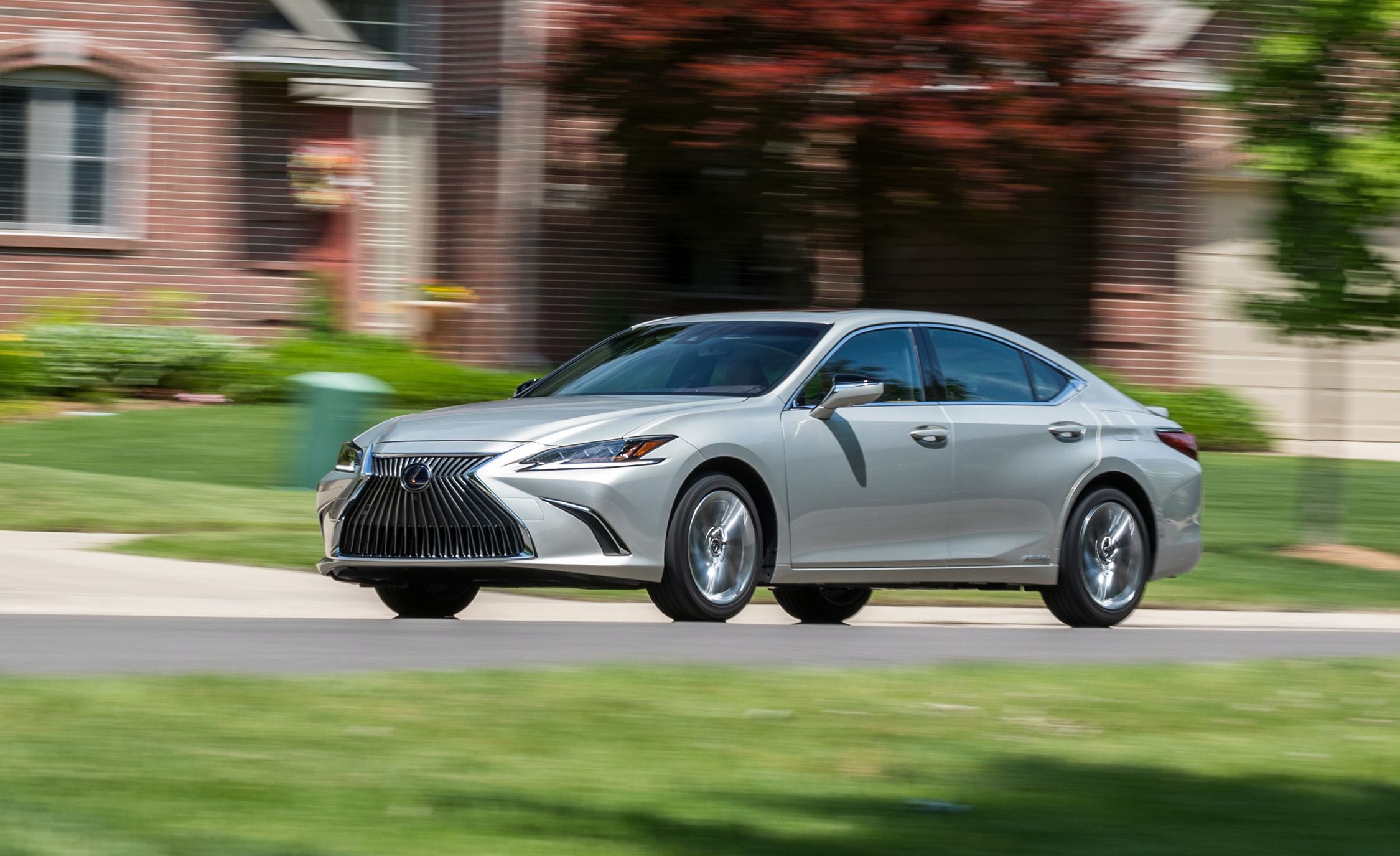 Lexus Es Reviews Price Photos And Specs Car Driver