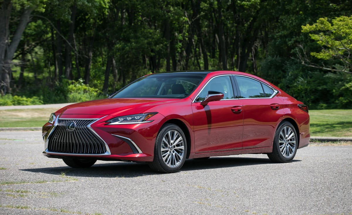 2019 Lexus ES Review, Pricing, and Specs