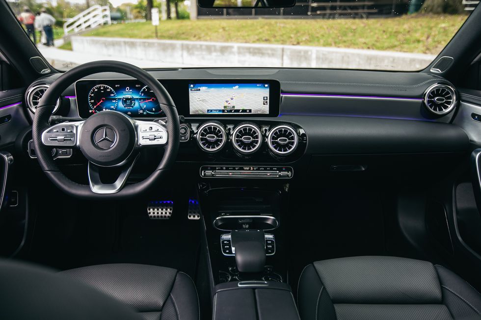 2019 mercedes benz a220 sedan interior dash
