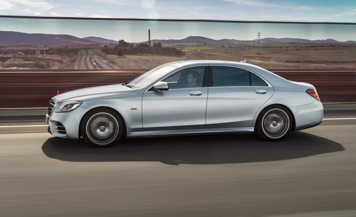 2019 Mercedes-Benz S560e - A Plug-In-Hybrid Luxury Sedan