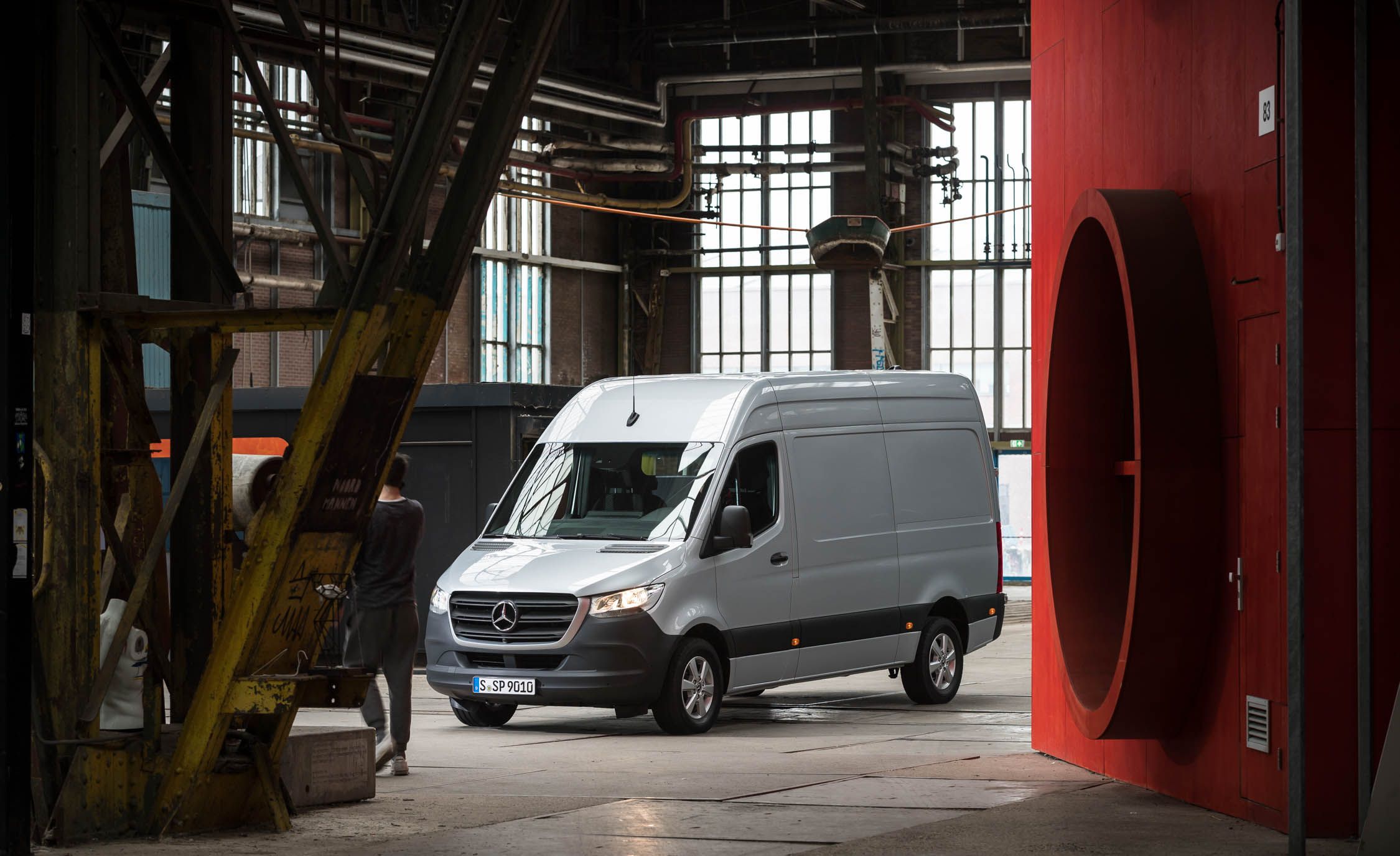 Mercedes Benz Sprinter Reviews Price Mercedes Benz Sprinter Reviews Price Photos And Specs Car Driver