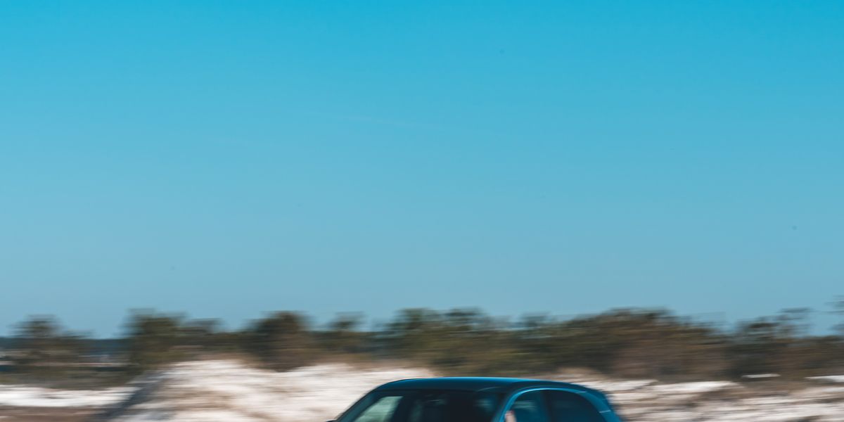 2019 Porsche Cayenne E-Hybrid, Biscay Blue