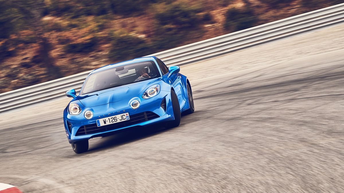 De lucht Impasse Verwarren The Alpine A110 Is a Mid-Engined Sports Car from Renault