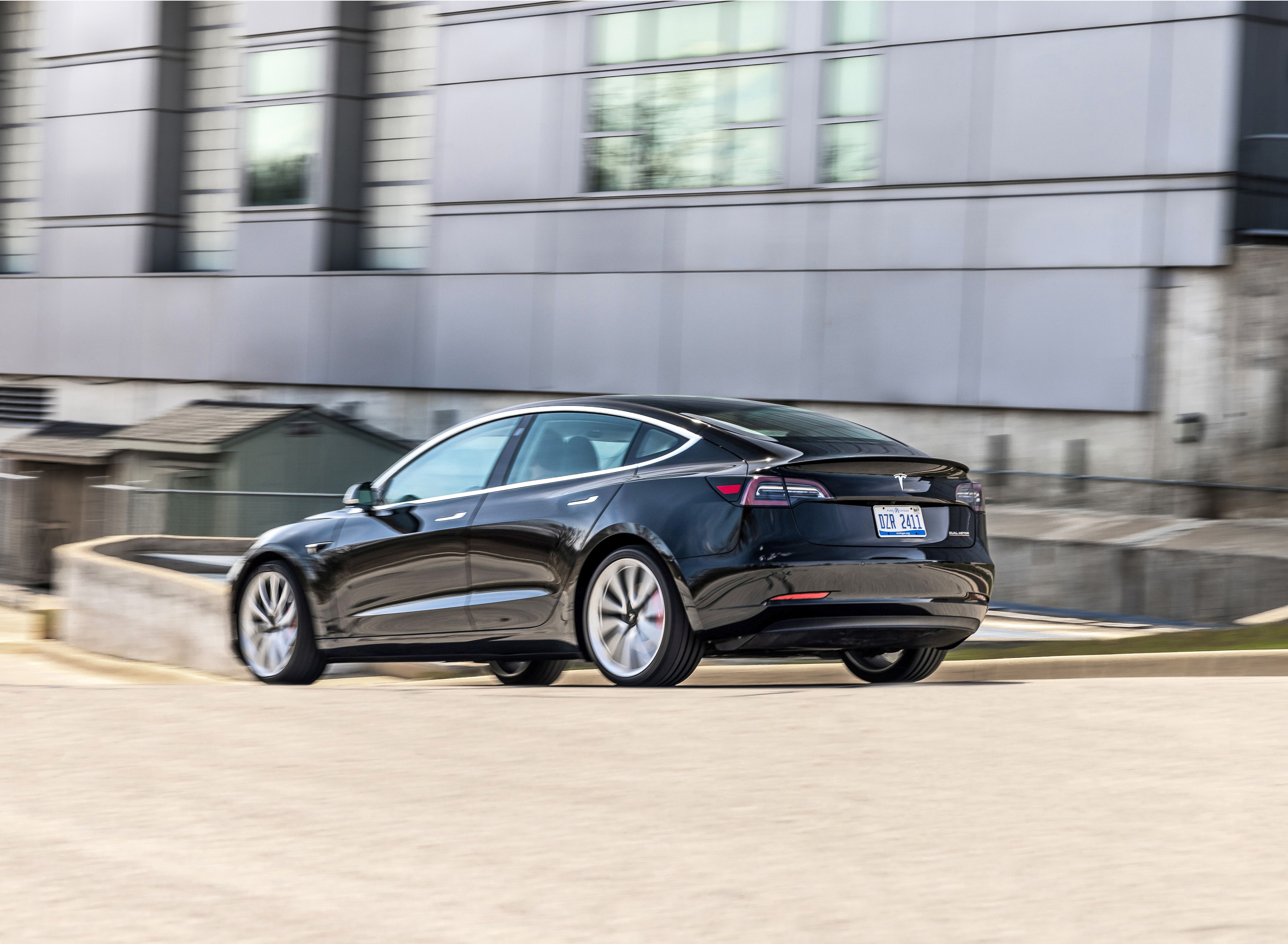 uitgehongerd Vooraf Dicteren Tested: 2019 Tesla Model 3 Performance Hits 60 in 3.1 Seconds