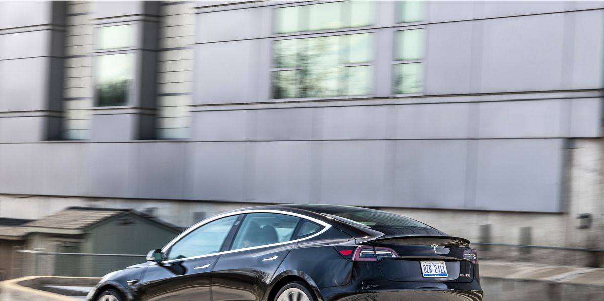 Laan Weg Aan Tested: 2019 Tesla Model 3 Performance Hits 60 in 3.1 Seconds