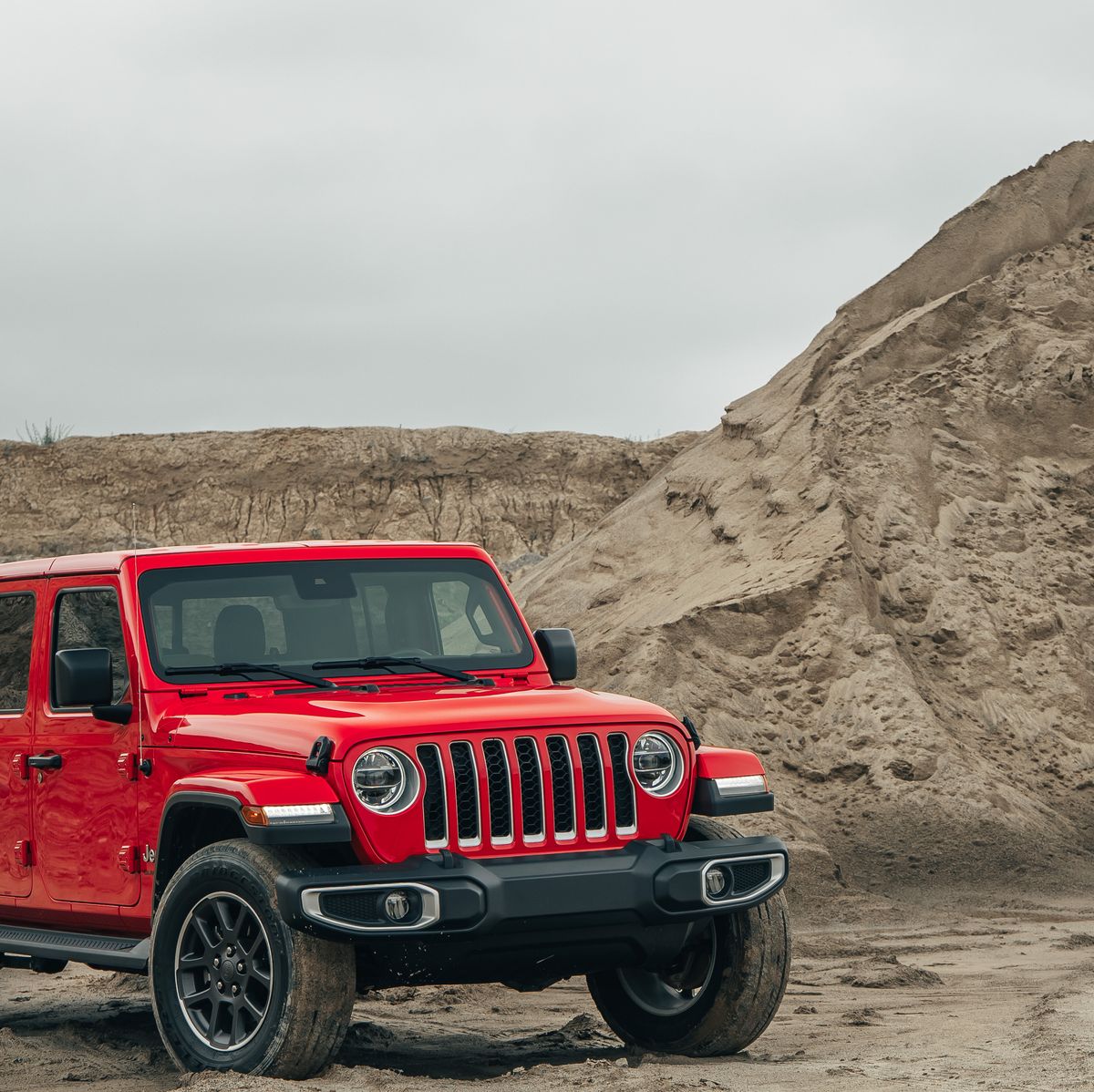 Trying to Buy a Jeep Gladiator Turns into Combat