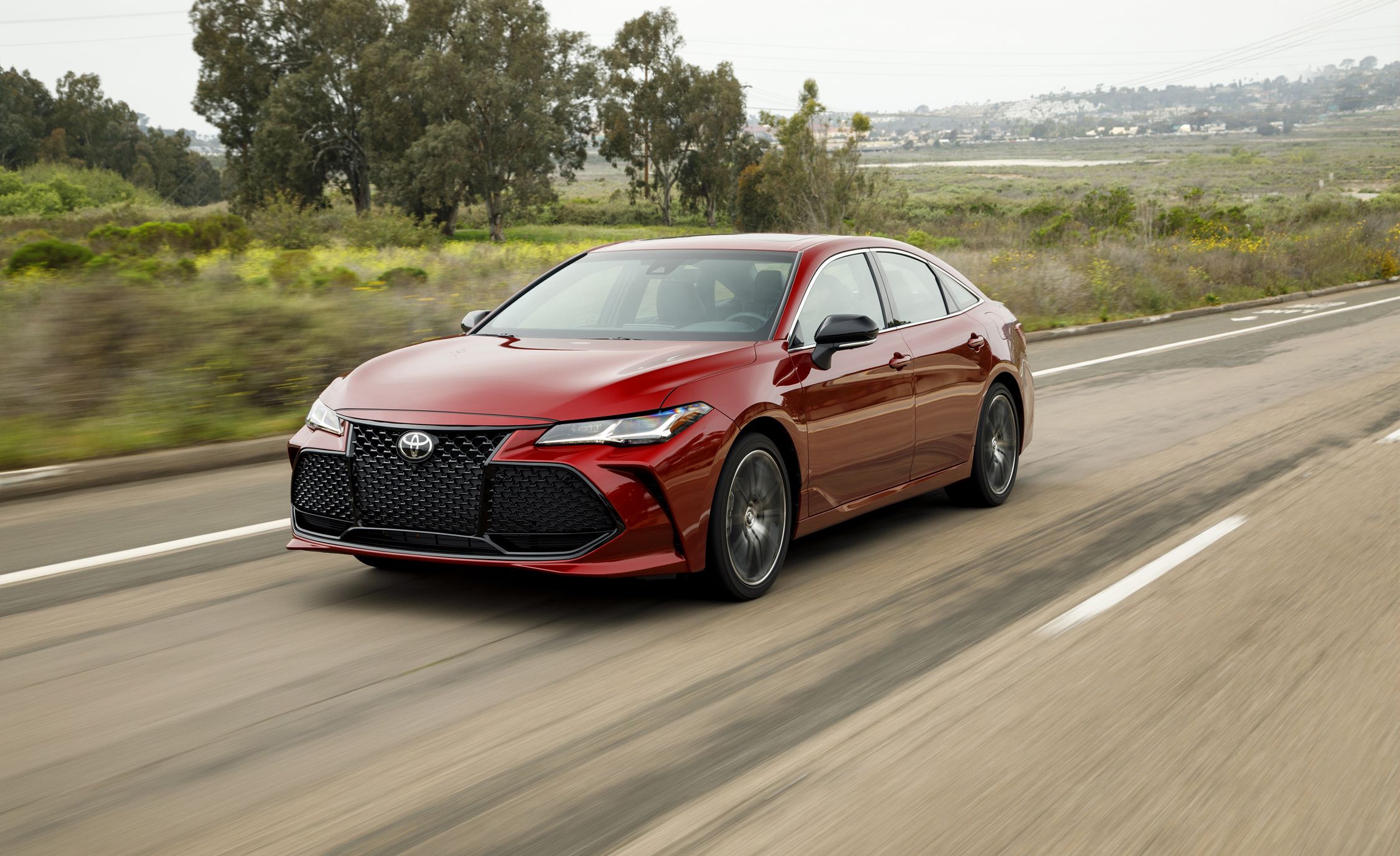 The 2019 Toyota Avalon Looks to Appeal to LateBlooming Boomers