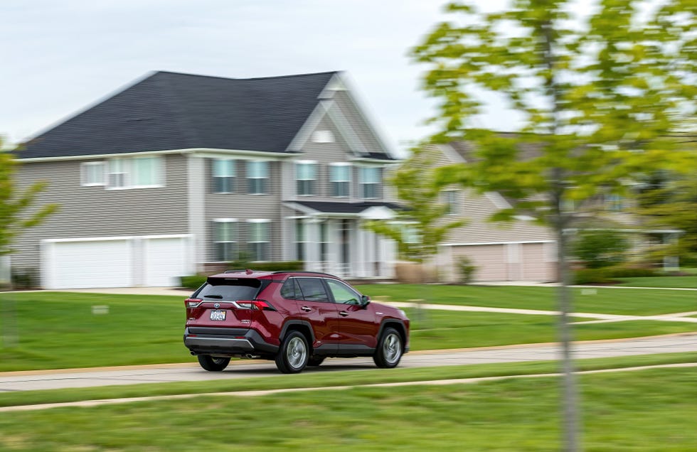 The 2019 Toyota RAV4 Hybrid Is the RAV4 to Have