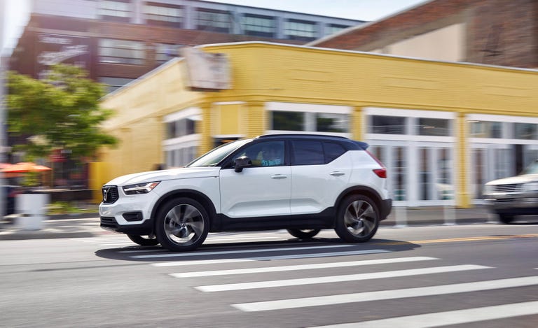 2019 Volvo XC40 Review, Pricing, and Specs