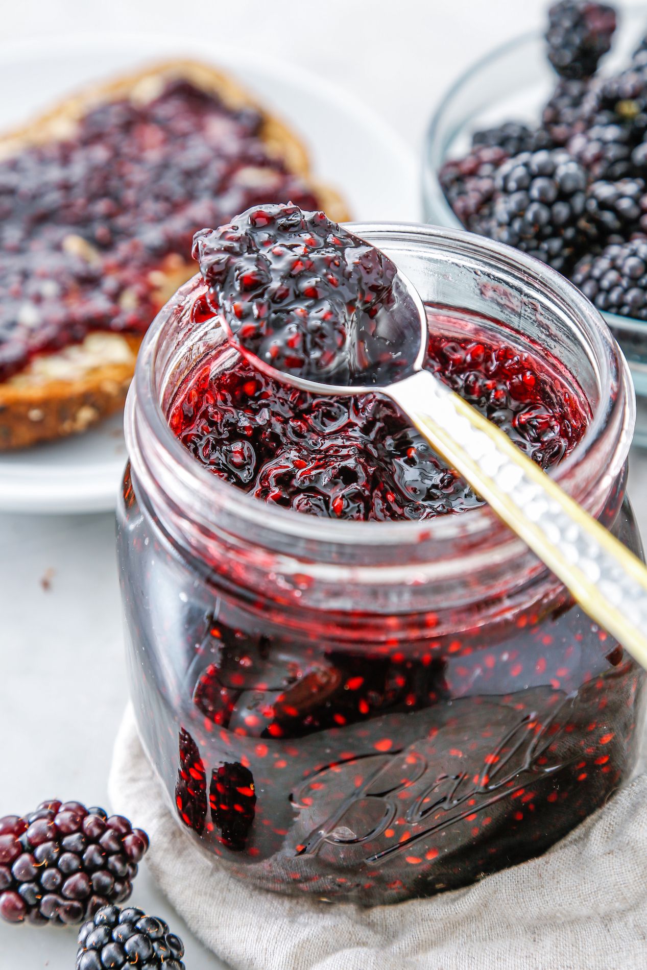 Best Blackberry Jam Recipe - How To Make Blackberry Jam