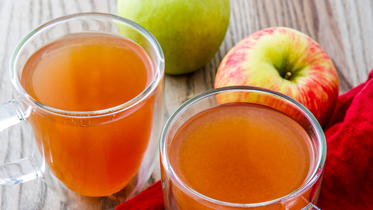 preview for Homemade Apple Cider Is Crazy Simple And Full Of Fall Flavor