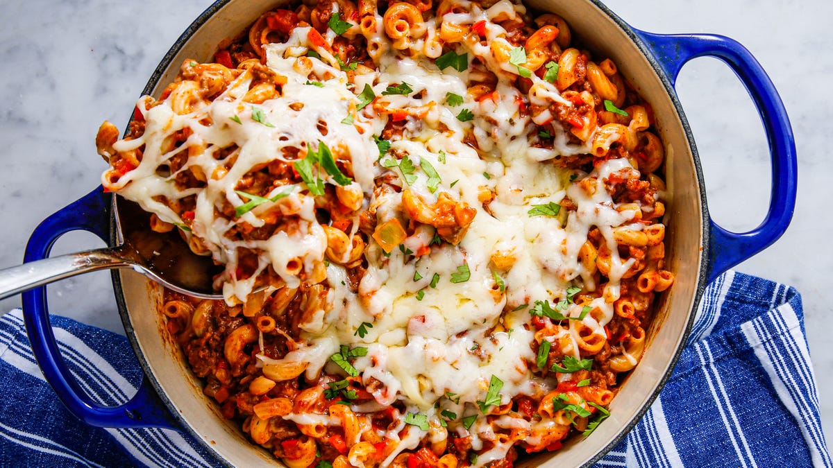 preview for This Mac & Chili Stew Is A Fall Dinner Dream