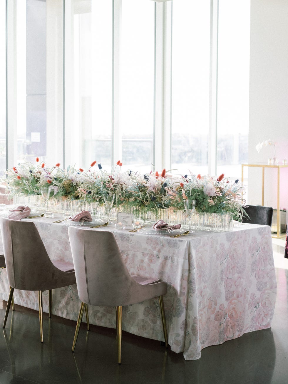 White, Pink, Tablecloth, Table, Flower, Room, Floral design, Textile, Furniture, Floristry, 