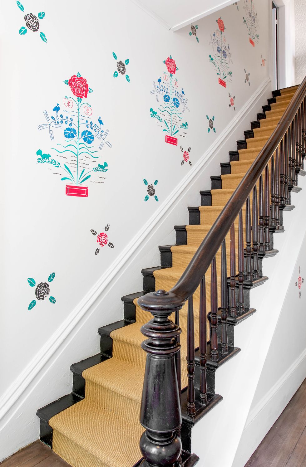 Stairs, Handrail, Baluster, Wall, Wallpaper, Room, Architecture, Interior design, Floor, Molding, 