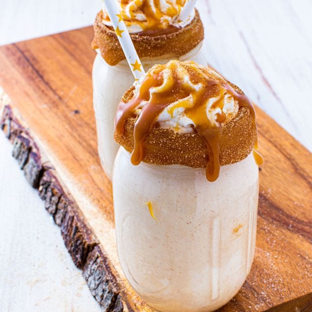 https://hips.hearstapps.com/hmg-prod/images/20191106-bourbon-milk-punch-delish-ehg-3674-1578338529.jpeg?crop=0.669xw:1.00xh;0.111xw,0&resize=980:*